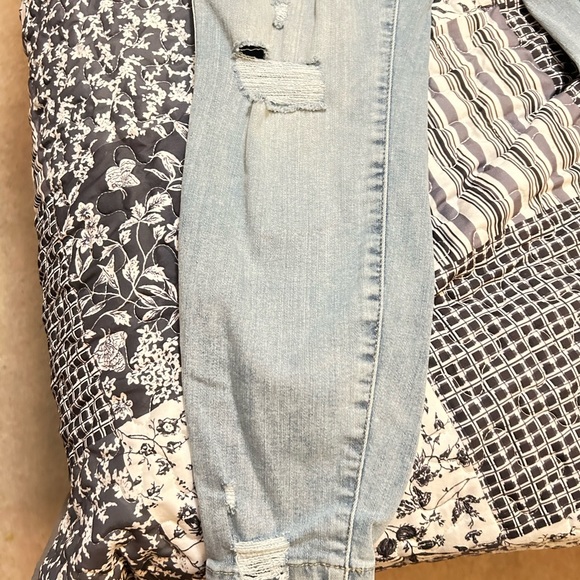 Torrid feel the jegging super soft women’s plus size 14 R distressed jeans - Picture 3 of 11